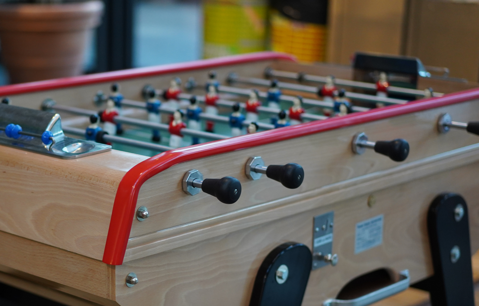 Futbolito de madera Atomik